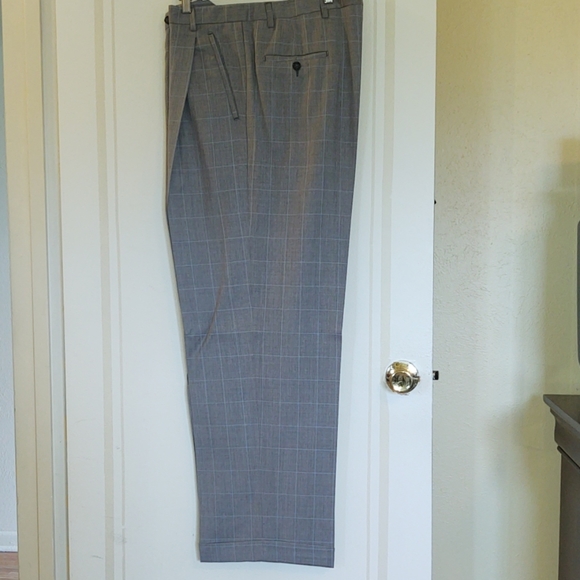 Gray two piece Earvin Magic Johnson men's suit - Picture 6 of 8